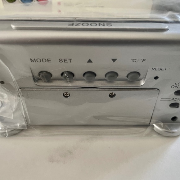 Brookstone vintage 'Rainbow Clock', New - Picture 4 of 4